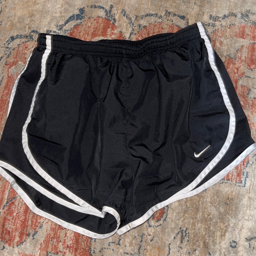 black and white nike shorts